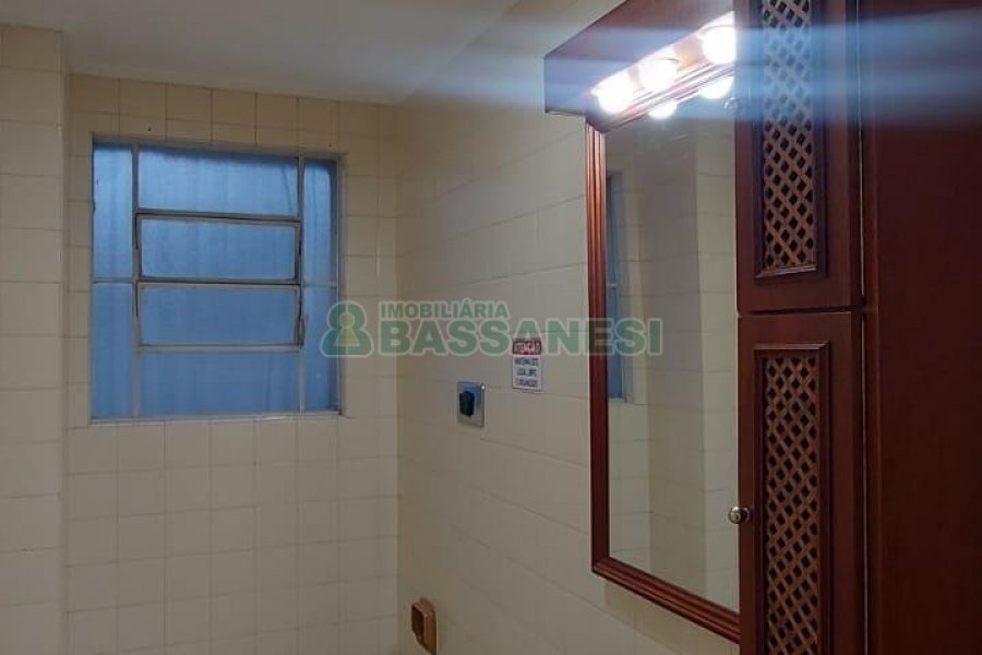 Sala com 50m², no bairro Centro em Caxias do Sul para Alugar