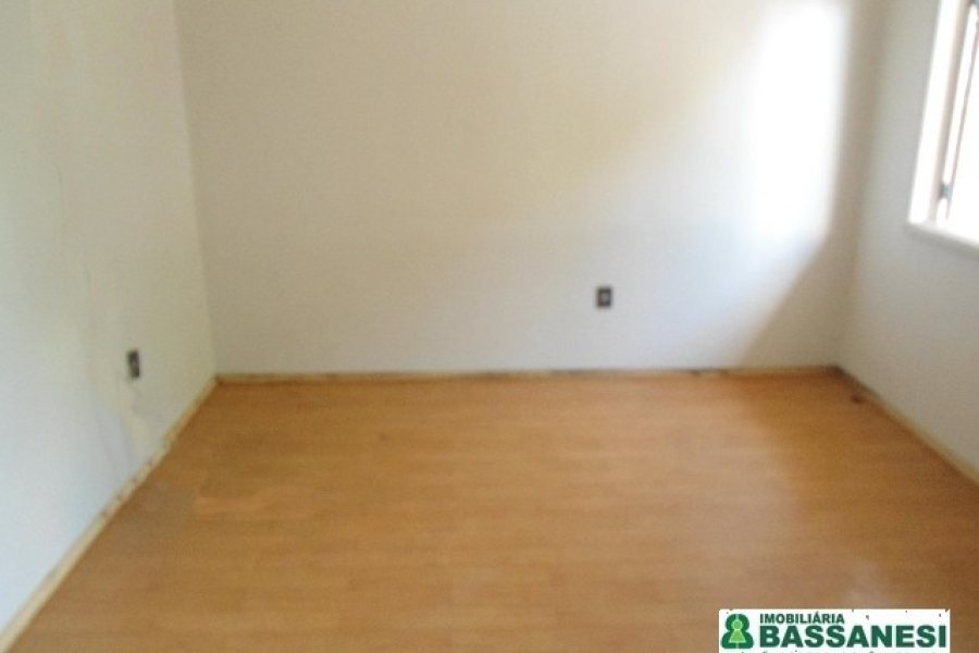 Casa com 180m², 3 dormitórios, 2 vagas, no bairro Desvio Rizzo em Caxias do Sul para Comprar