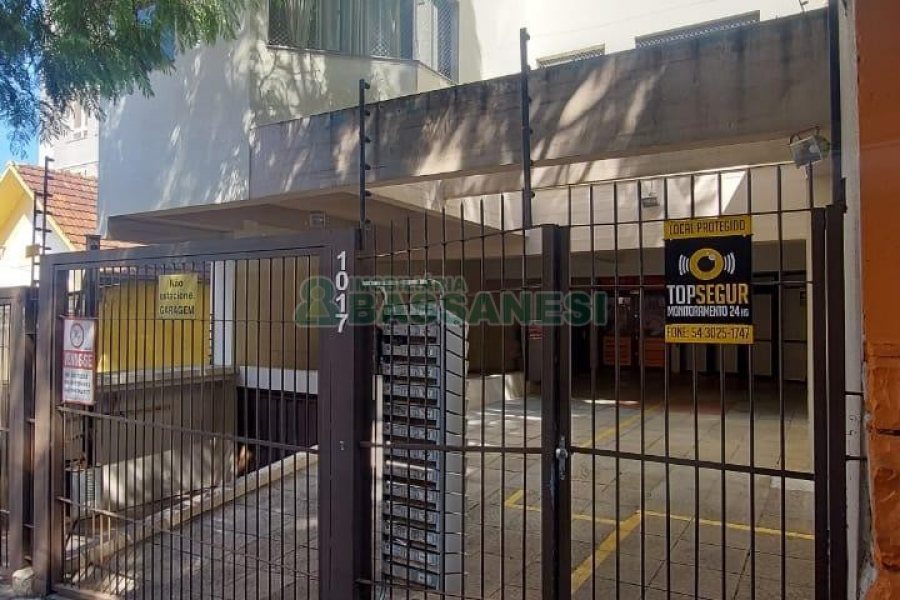 Apto Mobiliado com 44m², 1 dormitório, 1 vaga, no bairro Centro em Caxias do Sul para Alugar