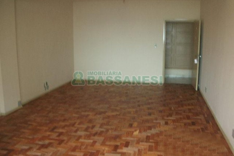 Sala com 49m², no bairro Centro em Caxias do Sul para Alugar