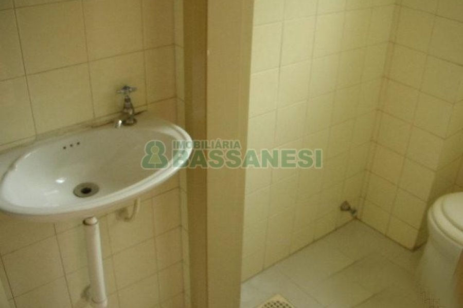 Sala com 49m², no bairro Centro em Caxias do Sul para Alugar