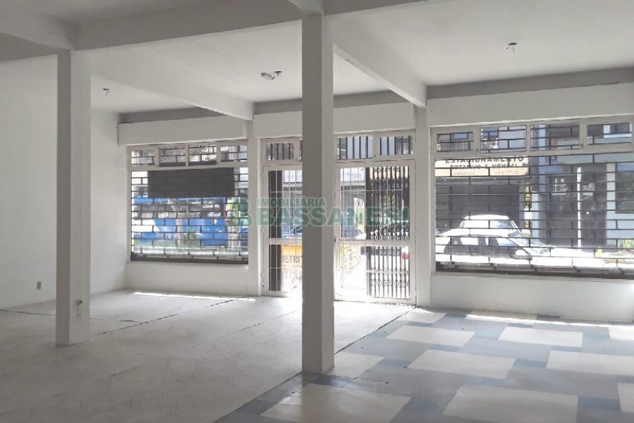 Predio com 539m², 4 vagas, no bairro Centro em Caxias do Sul para Comprar