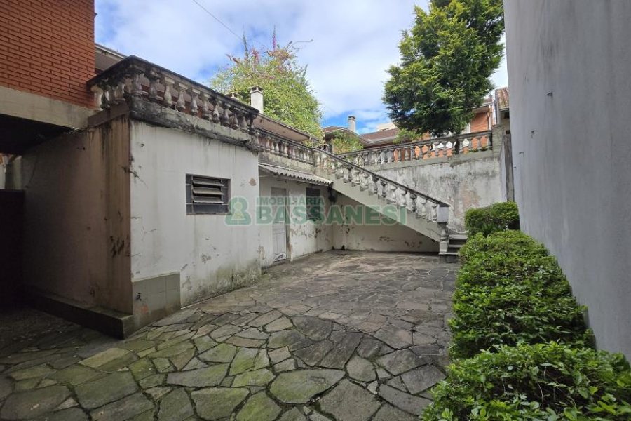 Predio com 539m², 4 vagas, no bairro Centro em Caxias do Sul para Comprar