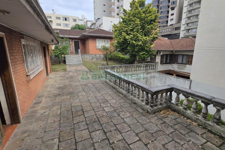 Predio com 539m², 4 vagas, no bairro Centro em Caxias do Sul para Comprar