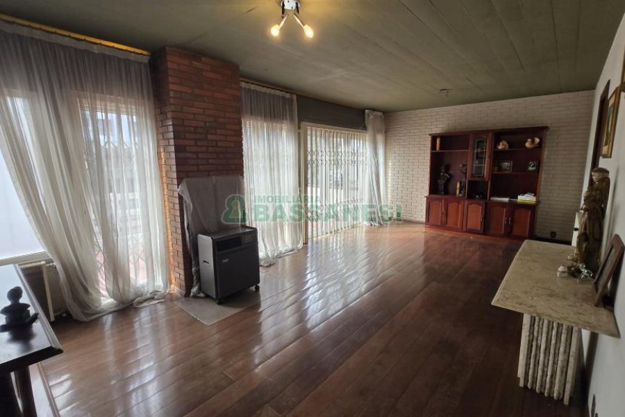 Predio com 539m², 4 vagas, no bairro Centro em Caxias do Sul para Comprar