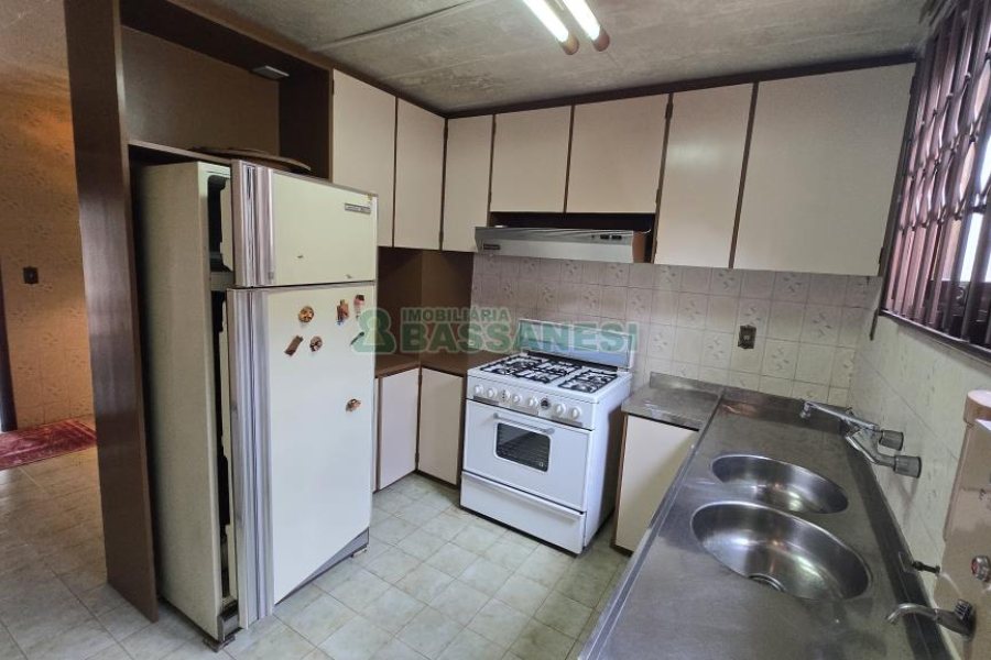 Predio com 539m², 4 vagas, no bairro Centro em Caxias do Sul para Comprar