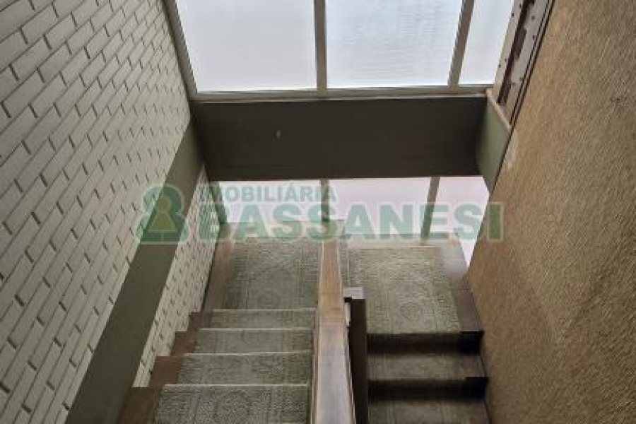 Predio com 539m², 4 vagas, no bairro Centro em Caxias do Sul para Comprar