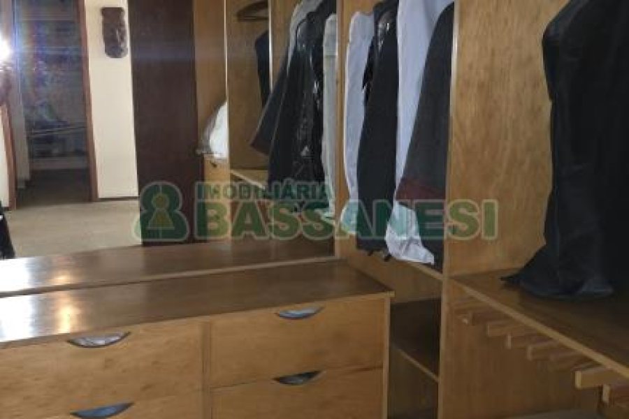 Predio com 539m², 4 vagas, no bairro Centro em Caxias do Sul para Comprar