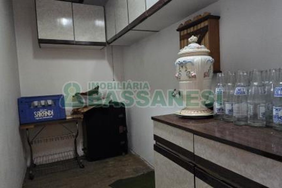 Predio com 539m², 4 vagas, no bairro Centro em Caxias do Sul para Comprar