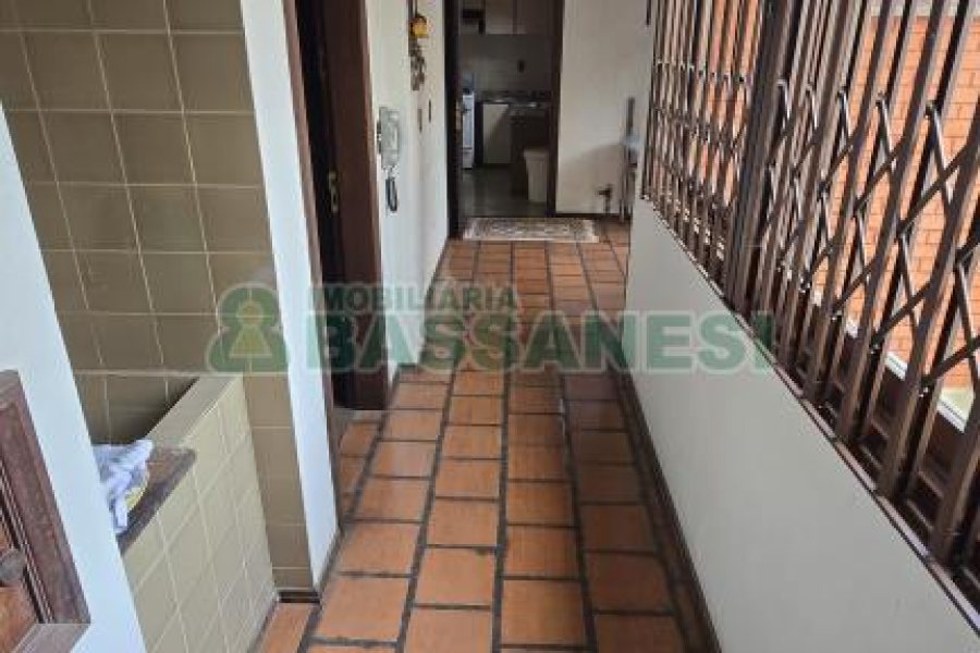 Predio com 539m², 4 vagas, no bairro Centro em Caxias do Sul para Comprar