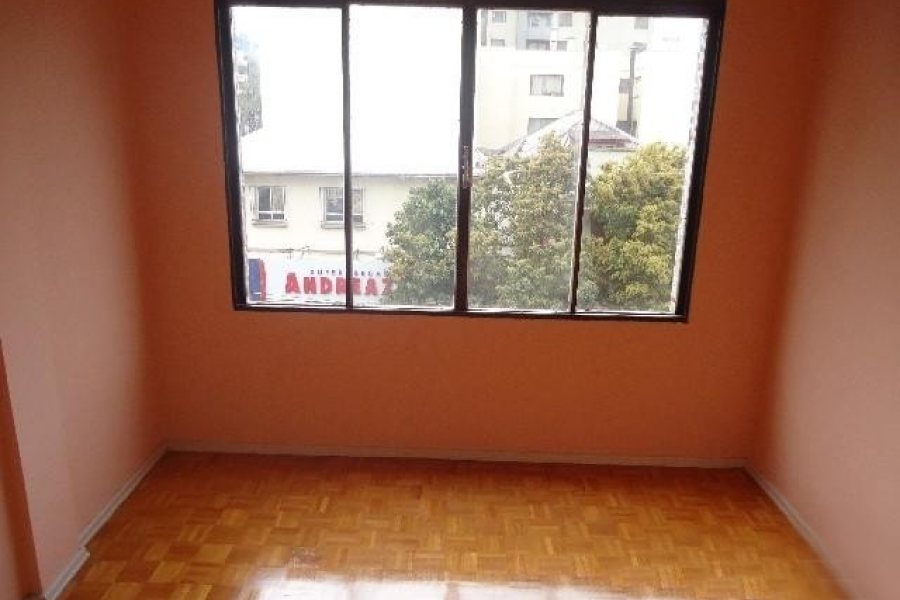 Apartamento com 70m², 2 dormitórios, no bairro São Pelegrino em Caxias do Sul para Alugar