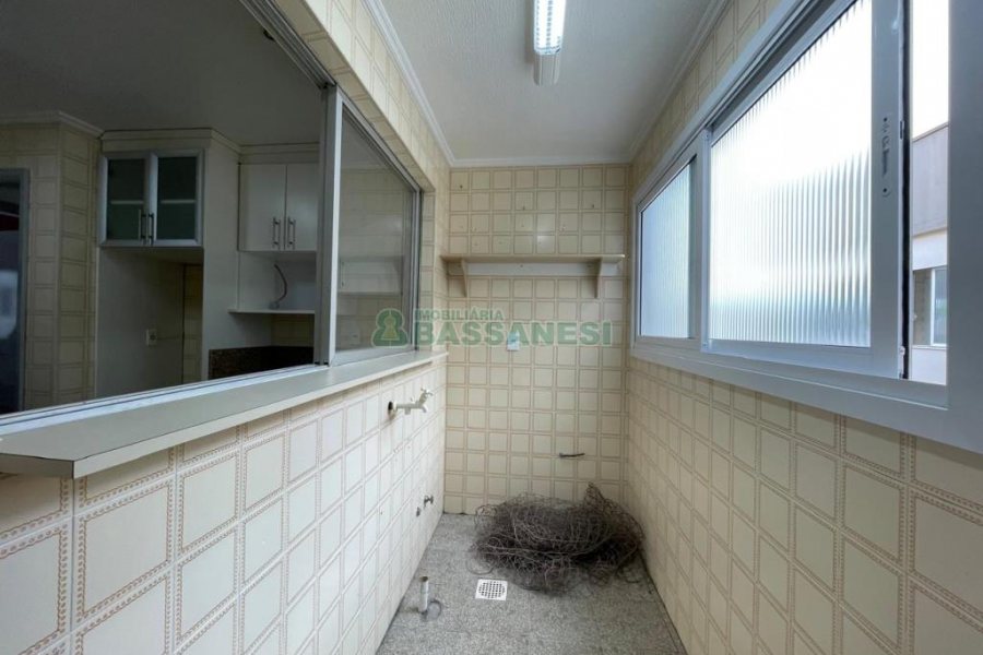 Apartamento com 100m², 2 dormitórios, 1 vaga, no bairro Cristo Redentor em Caxias do Sul para Alugar