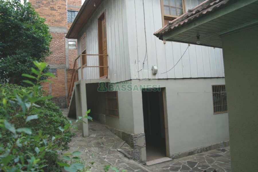 Casa com 50m², 1 dormitório, no bairro Centro em Caxias do Sul para Alugar