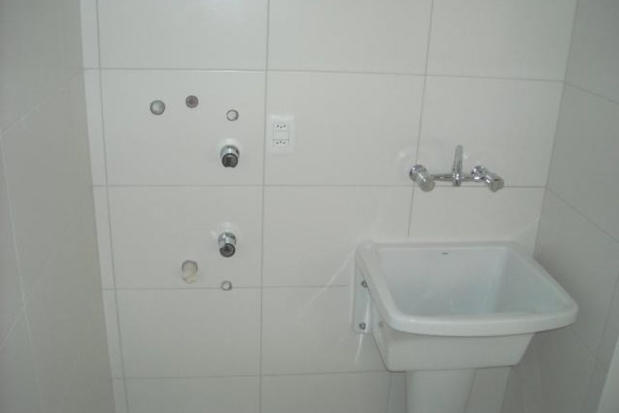 Kitinete com 51m², 1 dormitório, no bairro Centro em Caxias do Sul para Comprar