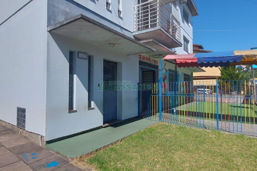 Loja com 150m², no bairro Medianeira em Caxias do Sul para Alugar