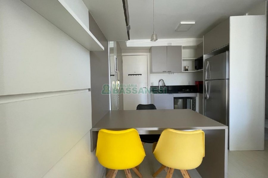 Apto Mobiliado com 34m², 1 dormitório, 1 vaga, no bairro São Pelegrino em Caxias do Sul para Comprar