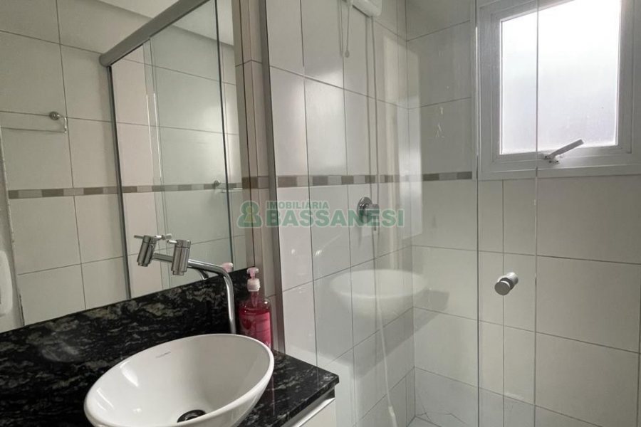 Apto Mobiliado com 34m², 1 dormitório, 1 vaga, no bairro São Pelegrino em Caxias do Sul para Comprar