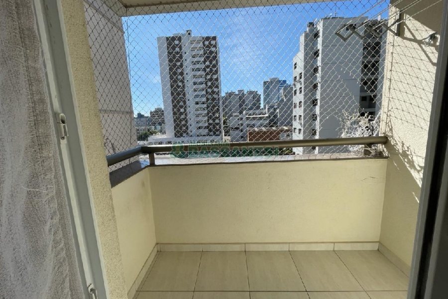 Apto Mobiliado com 34m², 1 dormitório, 1 vaga, no bairro São Pelegrino em Caxias do Sul para Comprar