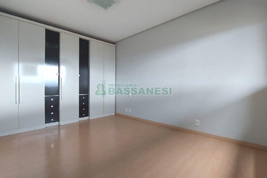 Apto Mobiliado com 58m², 1 dormitório, 1 vaga, no bairro Villagio Iguatemi em Caxias do Sul para Alugar