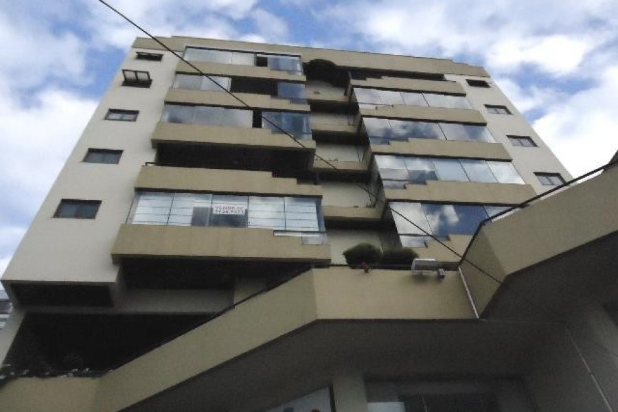 Apartamento com 79m², 2 dormitórios, 1 vaga, no bairro Centro em Caxias do Sul para Alugar