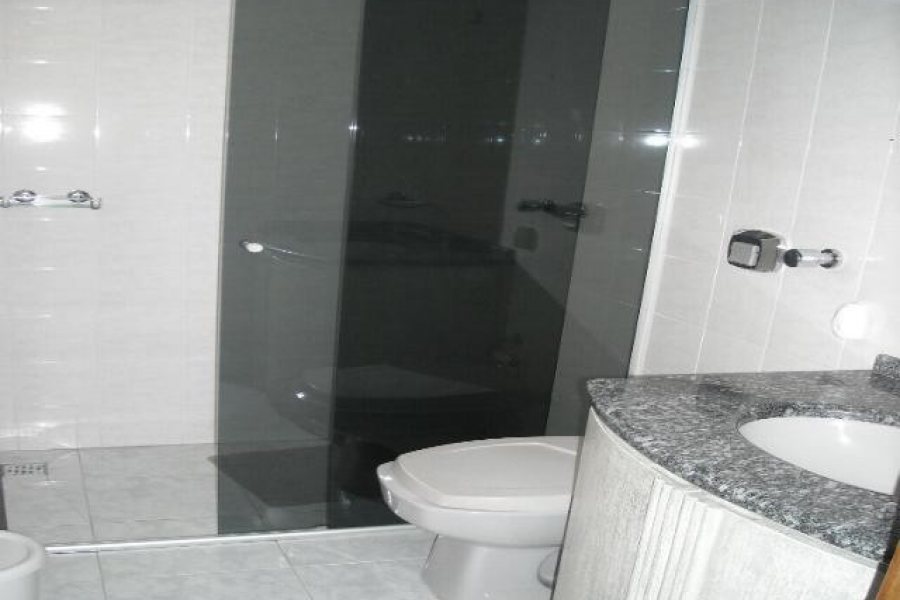 Apartamento com 79m², 2 dormitórios, 1 vaga, no bairro Centro em Caxias do Sul para Alugar