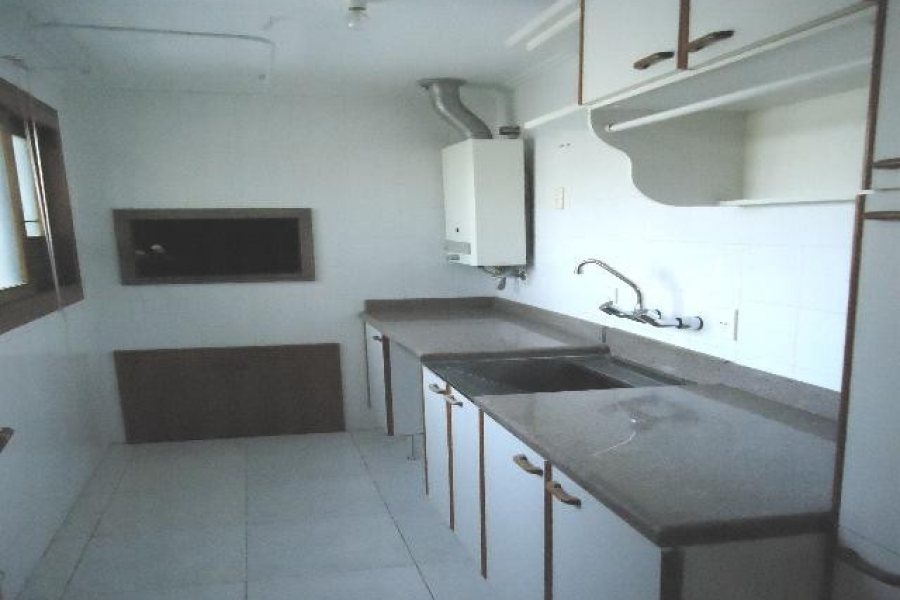 Apartamento com 79m², 2 dormitórios, 1 vaga, no bairro Centro em Caxias do Sul para Alugar