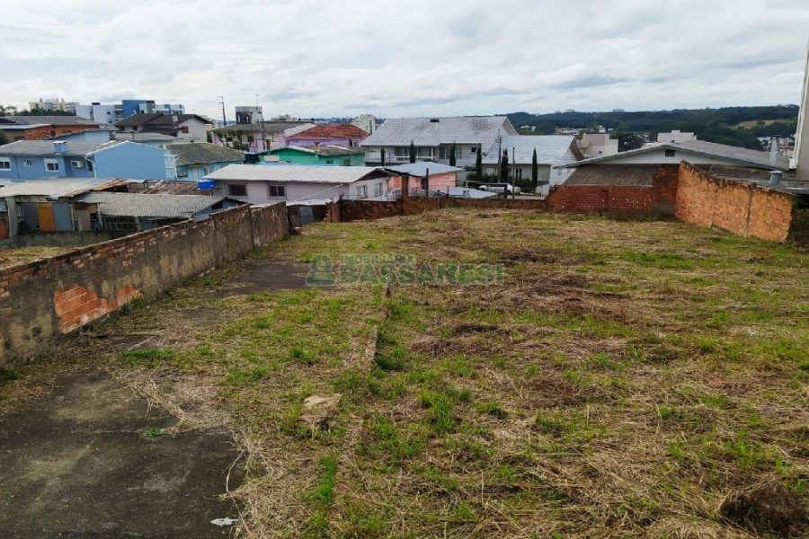 Terreno com 1568m², no bairro Sagrada Família em Caxias do Sul para Alugar