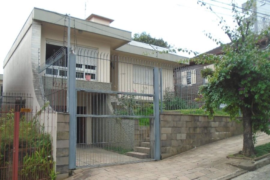 Casa Comercial com 280m², 3 dormitórios, no bairro Centro em Caxias do Sul para Alugar