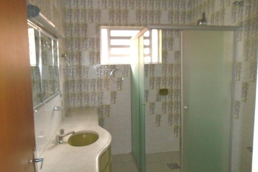 Casa Comercial com 280m², 3 dormitórios, no bairro Centro em Caxias do Sul para Alugar