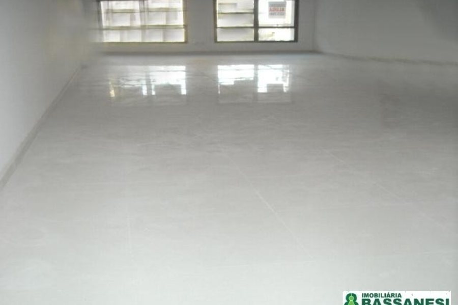 Sala com 80m², 1 vaga, no bairro Centro em Caxias do Sul para Alugar