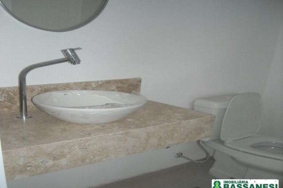 Sala com 80m², 1 vaga, no bairro Centro em Caxias do Sul para Alugar