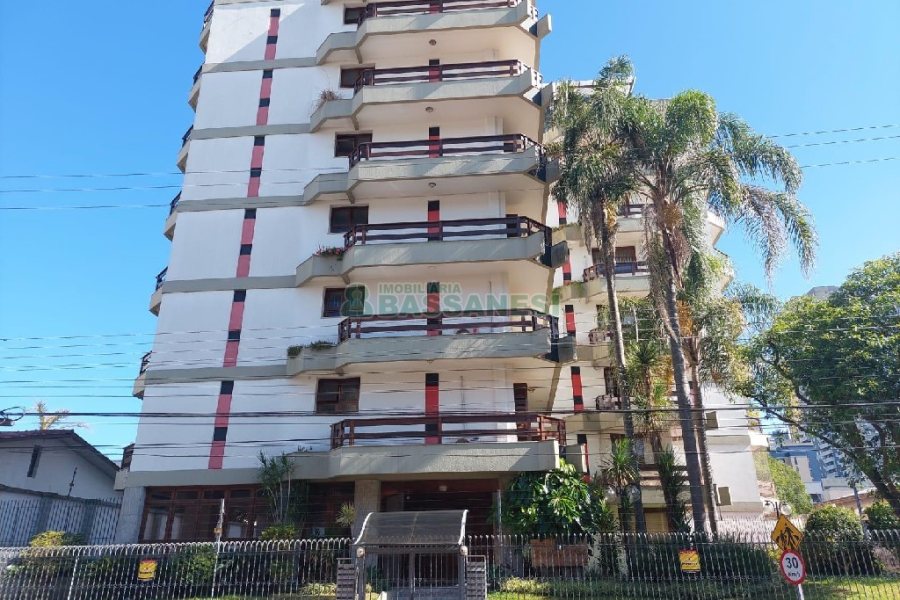 Apto Mobiliado com 171m², 3 dormitórios, 2 vagas, no bairro Centro em Caxias do Sul para Comprar