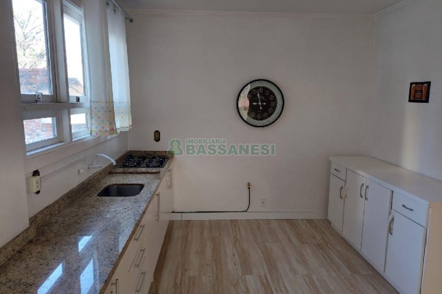 Apto Mobiliado com 171m², 3 dormitórios, 2 vagas, no bairro Centro em Caxias do Sul para Comprar