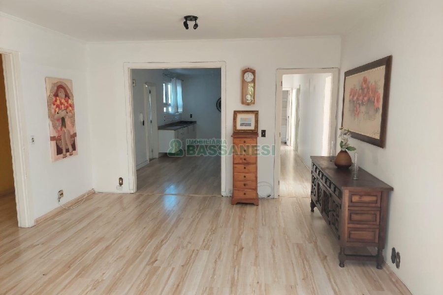 Apto Mobiliado com 171m², 3 dormitórios, 2 vagas, no bairro Centro em Caxias do Sul para Comprar