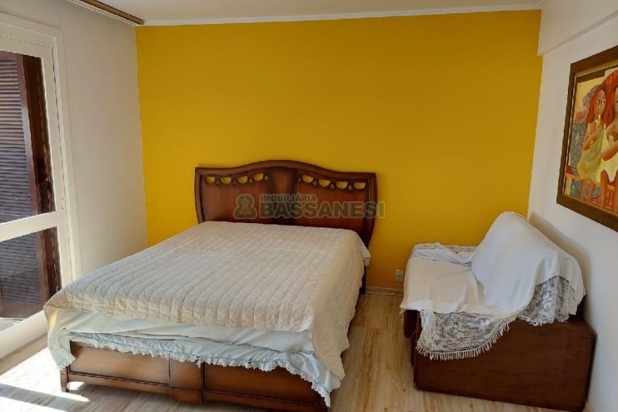 Apto Mobiliado com 171m², 3 dormitórios, 2 vagas, no bairro Centro em Caxias do Sul para Comprar