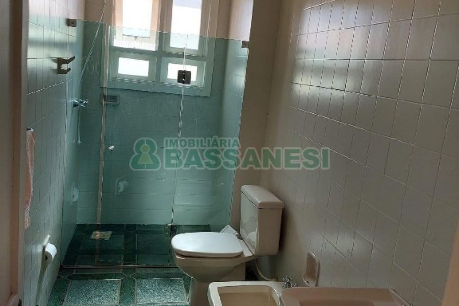 Apto Mobiliado com 171m², 3 dormitórios, 2 vagas, no bairro Centro em Caxias do Sul para Comprar