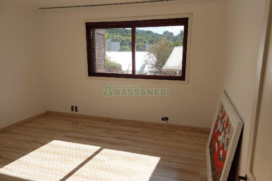 Apto Mobiliado com 171m², 3 dormitórios, 2 vagas, no bairro Centro em Caxias do Sul para Comprar