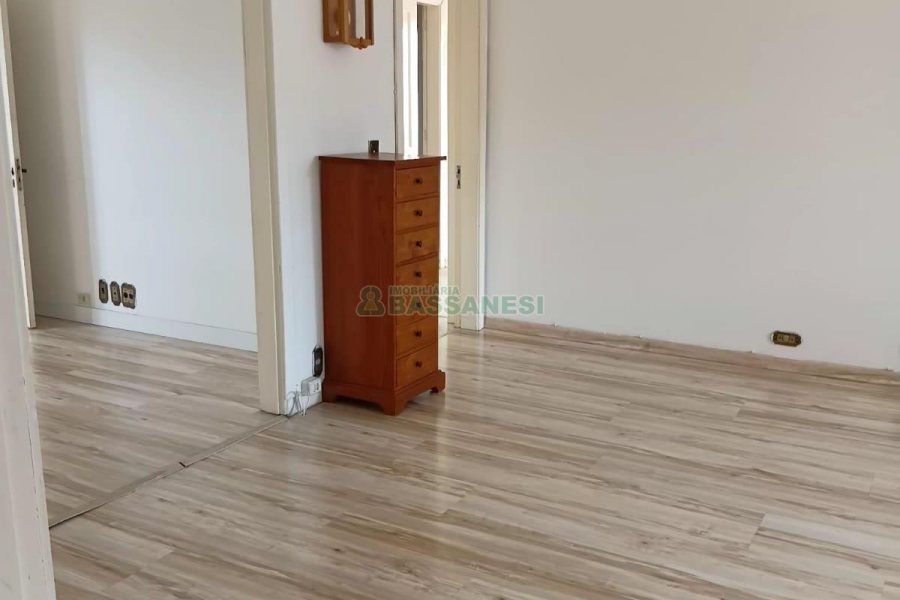 Apartamento com 171m², 3 dormitórios, 2 vagas, no bairro Centro em Caxias do Sul para Alugar ou Comprar