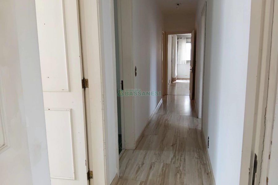 Apartamento com 171m², 3 dormitórios, 2 vagas, no bairro Centro em Caxias do Sul para Alugar ou Comprar