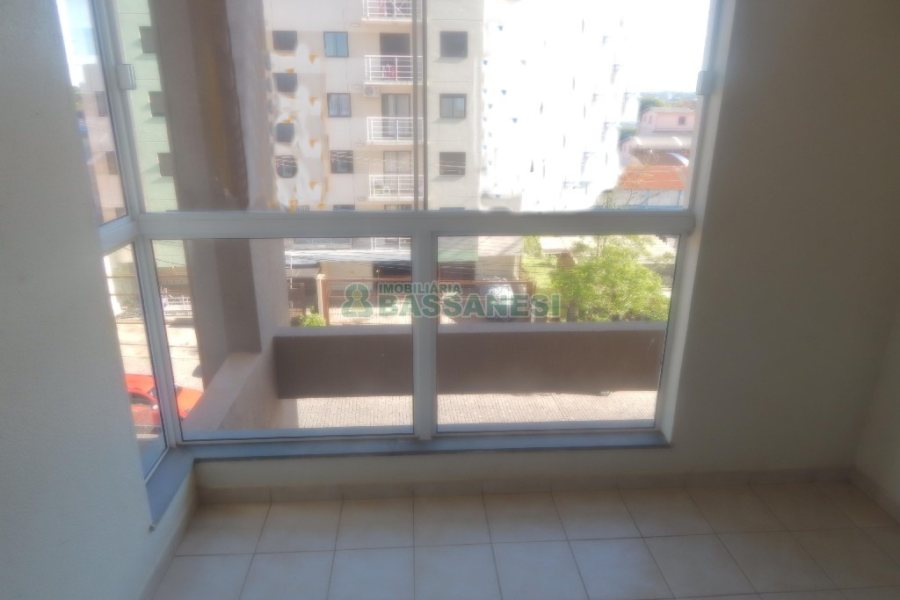 Apartamento com 71m², 2 dormitórios, 2 vagas, no bairro Lourdes em Caxias do Sul para Comprar