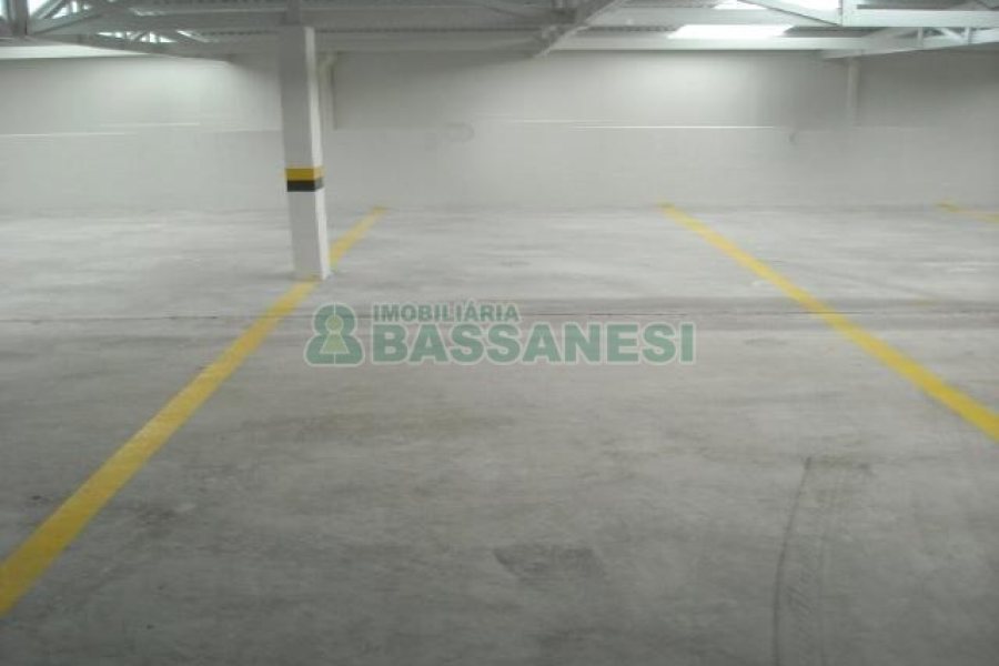 Apartamento com 71m², 2 dormitórios, 2 vagas, no bairro Lourdes em Caxias do Sul para Comprar