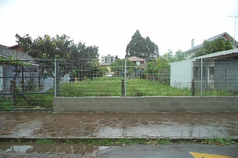 Terreno com 360m², no bairro Desvio Rizzo em Caxias do Sul para Alugar