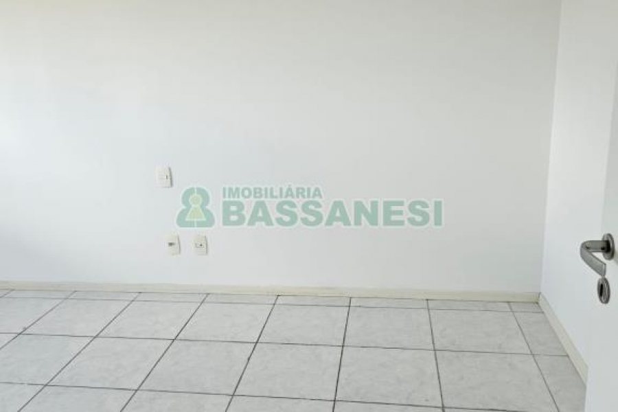 Apartamento com 58m², 2 dormitórios, 1 vaga, no bairro Santa Catarina em Caxias do Sul para Alugar