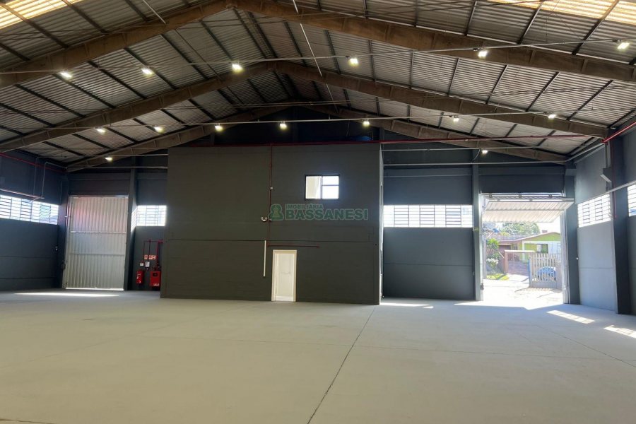 Pavilhão com 2000m², no bairro Santa Catarina em Caxias do Sul para Alugar