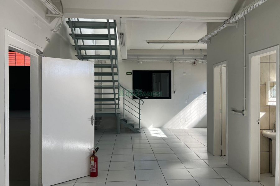 Pavilhão com 2000m², no bairro Santa Catarina em Caxias do Sul para Alugar