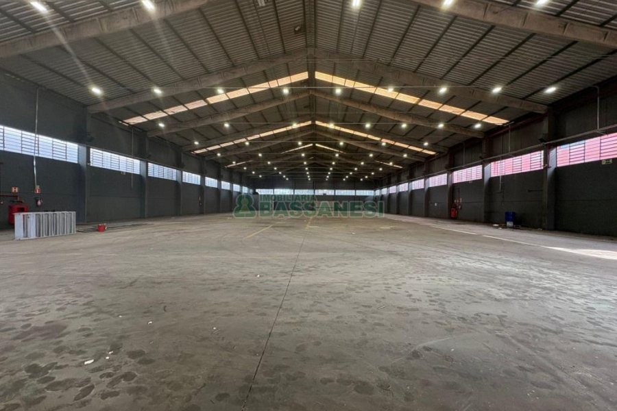 Pavilhão com 2000m², no bairro Santa Catarina em Caxias do Sul para Alugar