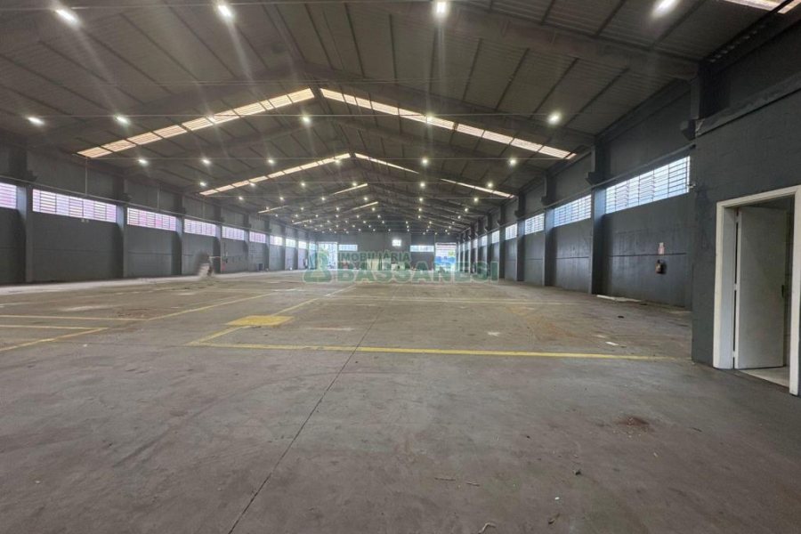 Pavilhão com 2000m², no bairro Santa Catarina em Caxias do Sul para Alugar