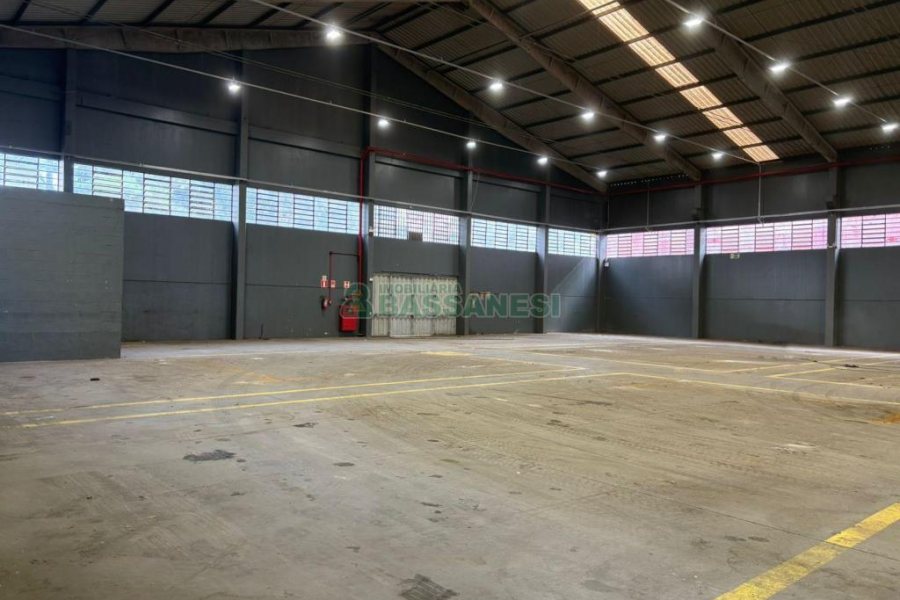 Pavilhão com 2000m², no bairro Santa Catarina em Caxias do Sul para Alugar