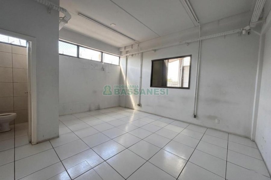 Pavilhão com 2000m², no bairro Santa Catarina em Caxias do Sul para Alugar