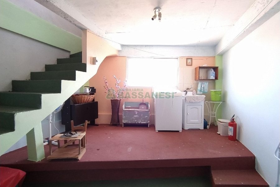 Casa com 225m², 3 dormitórios, 2 vagas, no bairro Universitário em Caxias do Sul para Comprar